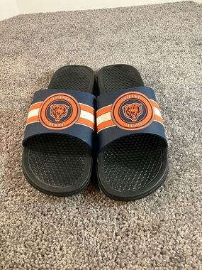 Chicago Bears NFL Slides Size L (11-12) New!